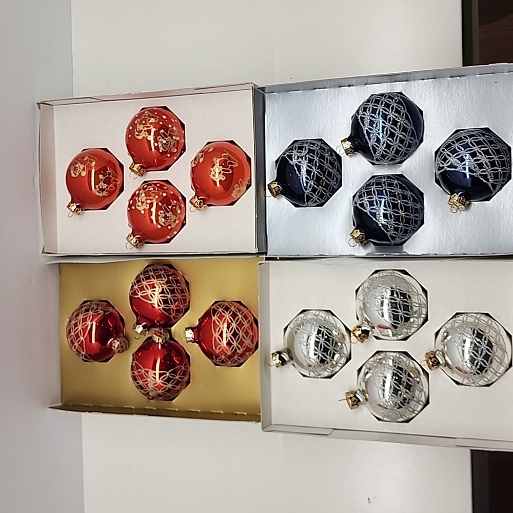 Vintage Noma Accents glass Christmas tree ornaments set of 4